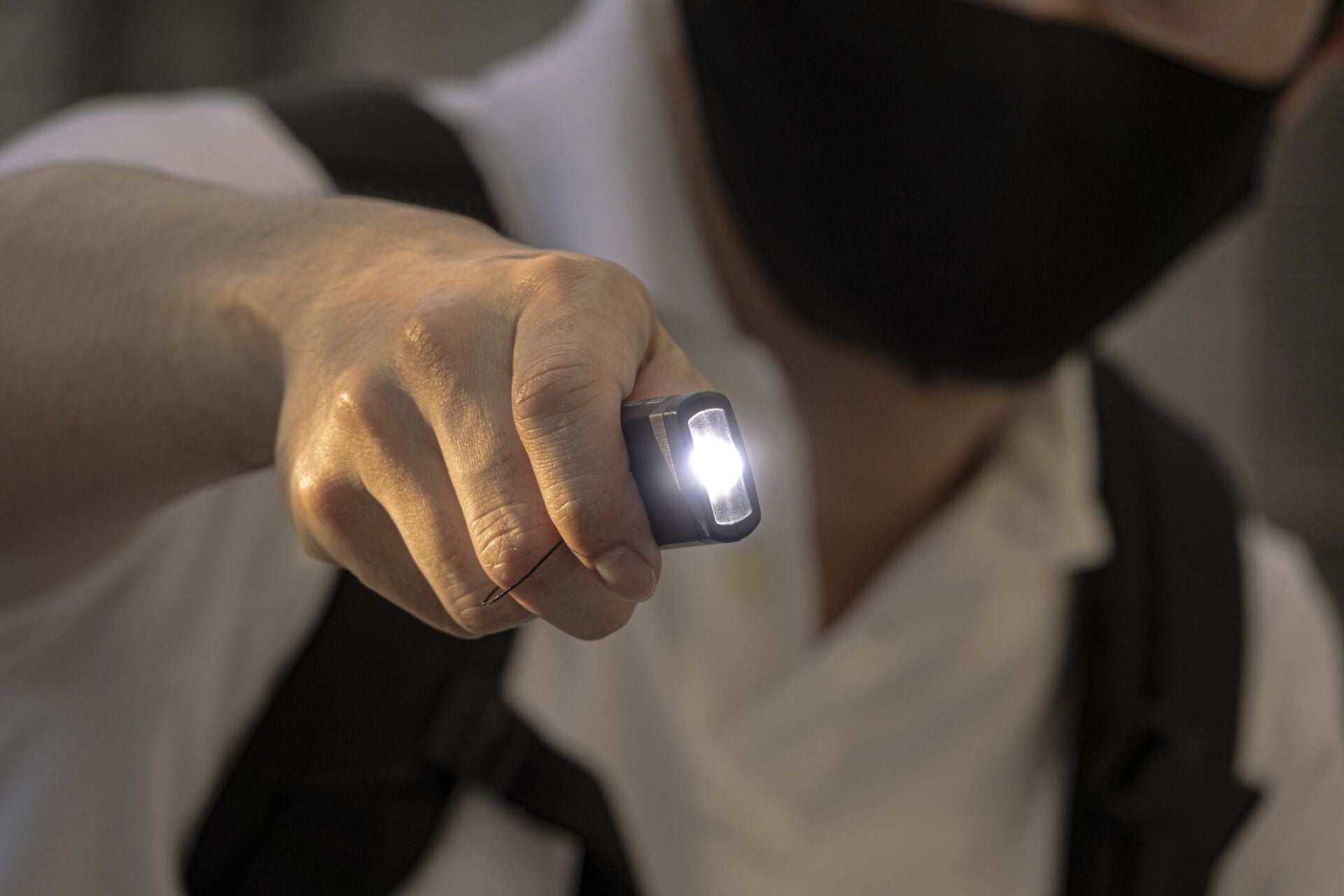 LEDLENSER Alarmlı Güvenlik El Feneri